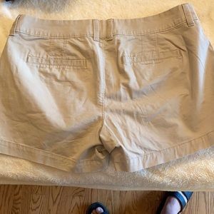 Woman’s Khaki shorts